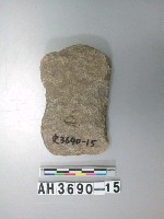 藏品(小型淺腰打製石斧)的圖片